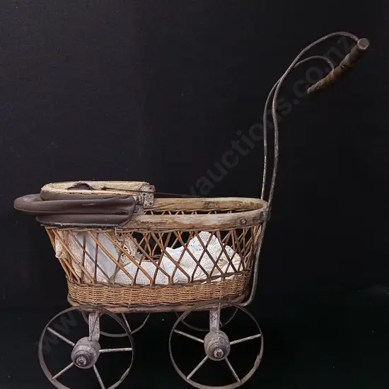 VINTAGE WICKER DOLL CARRIAGE HEIGHT OF HANDLE H49CM
