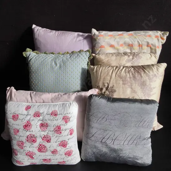 8 DECORATIVE CUSHIONS