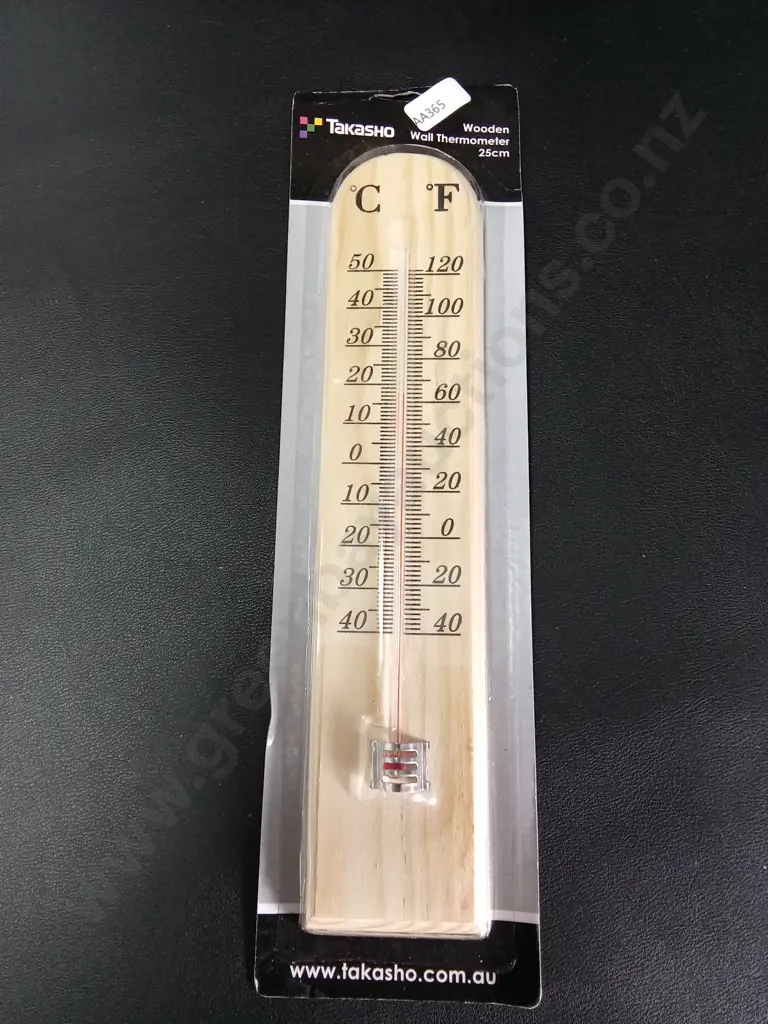 BRAND NEW TAKASHO WOODEN WALL THERMOMETER AND 2 WATERING CANS Image 1++