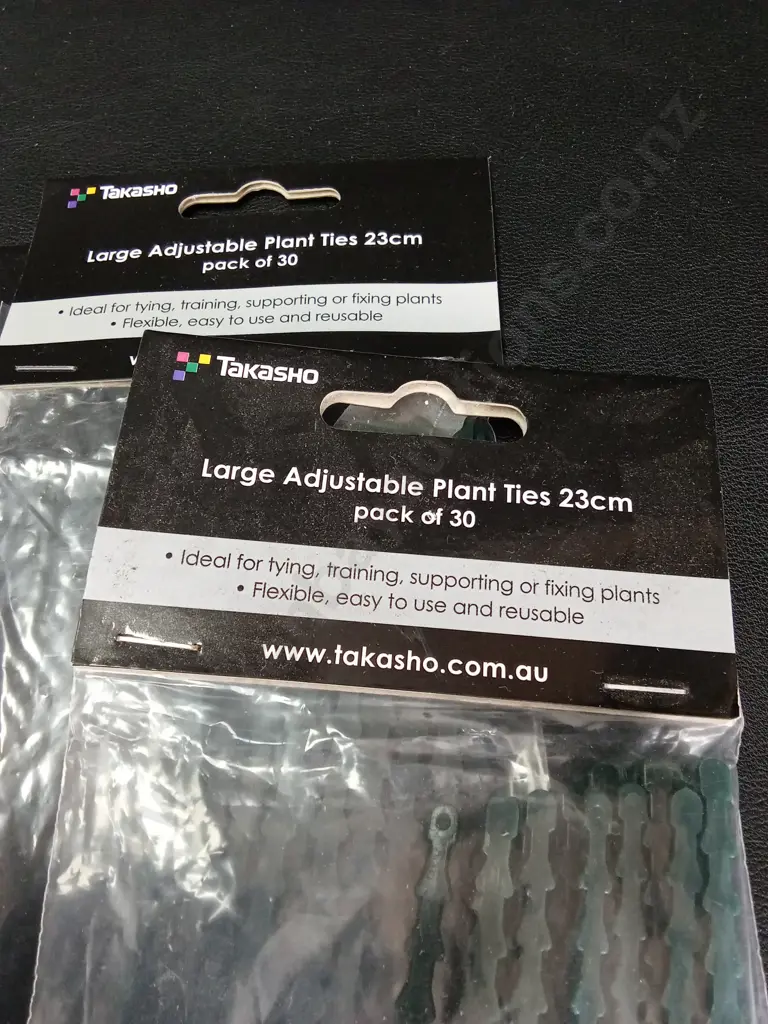 6 BRAND NEW PACKETS OF 30 TAKASHO LARGE ADJUSTABLE PLANT TIES Image 1++