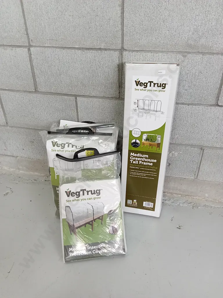 BRAND NEW VEGTRUG MEDIUM GREENHOUSE TALL FRAMED WITH 3 COVERS Image 1++