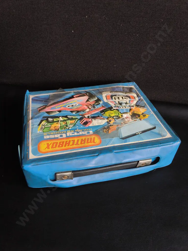 VINTAGE MATCHBOX LESNEY SERIES COLLECTOR'S CASE, INCLUDING DIE CAST CARS Image 1++