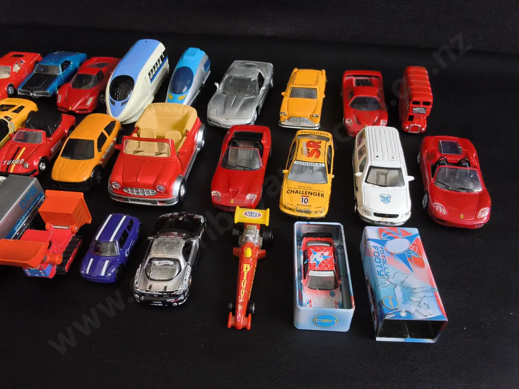 COLLECTION OF TOY CARS, 30 PIECES Image 1++
