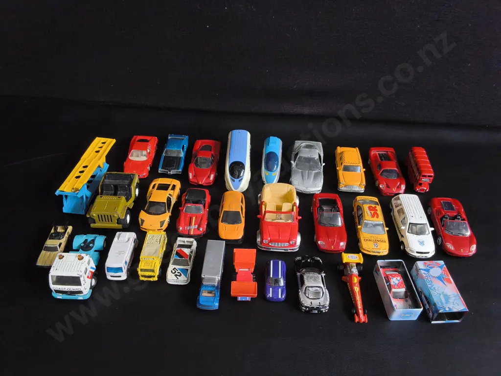 COLLECTION OF TOY CARS, 30 PIECES Image 1++