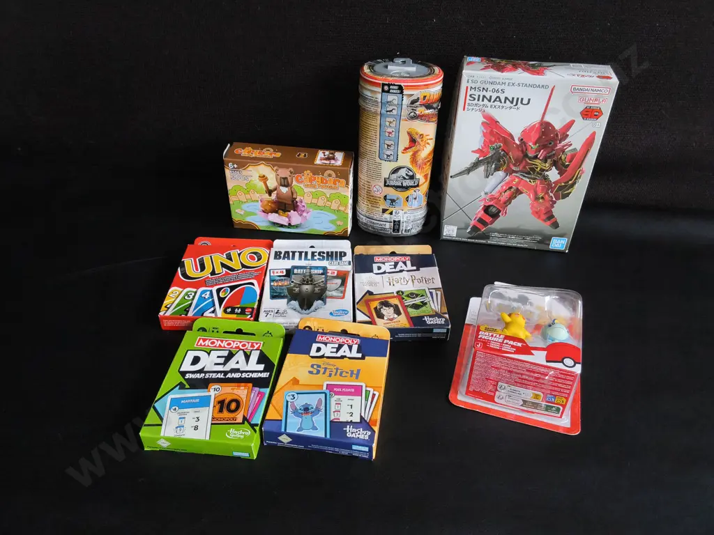 MIX OF BRAND NEW TOYS AND GAMES, 9 PIECES Image 1++