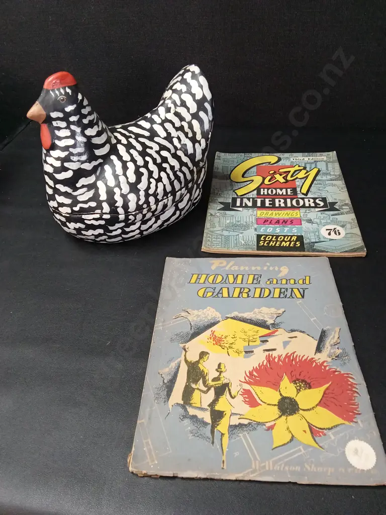 2 VINTAGE BOOKS AND A CHICKEN BOX H22CM Image 1++