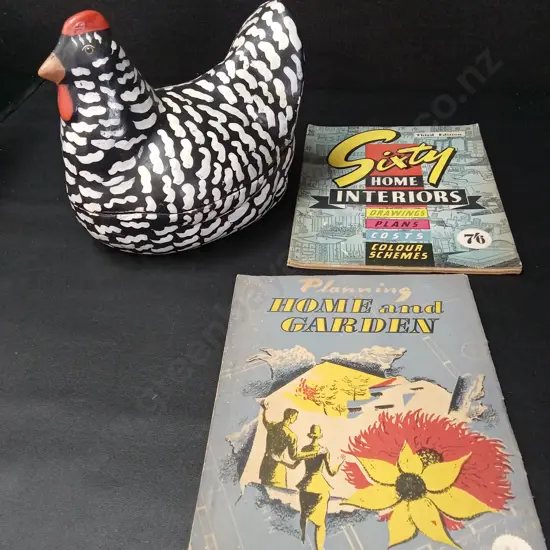 2 VINTAGE BOOKS AND A CHICKEN BOX H22CM