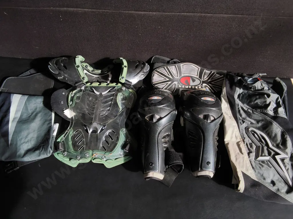 MOTORCROSS PROTECTIVE RIDING GEAR Image 1++