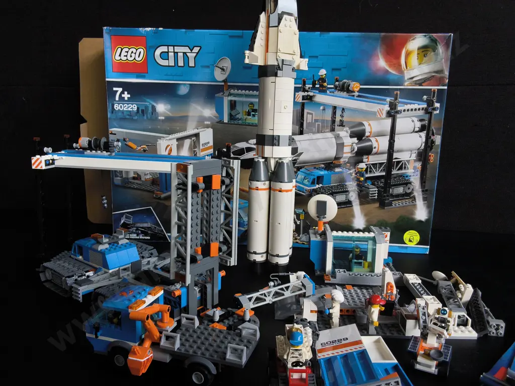LEGO CITY ROCKET ASSEMBLY & TRANSPORT BUILDING SET WITH BOX Image 1++