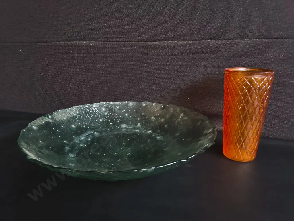 LARGE GLASS BOWL, DIA 46 CM, AND ORANGE GLASS VASE H 22.5 CM Image 1++