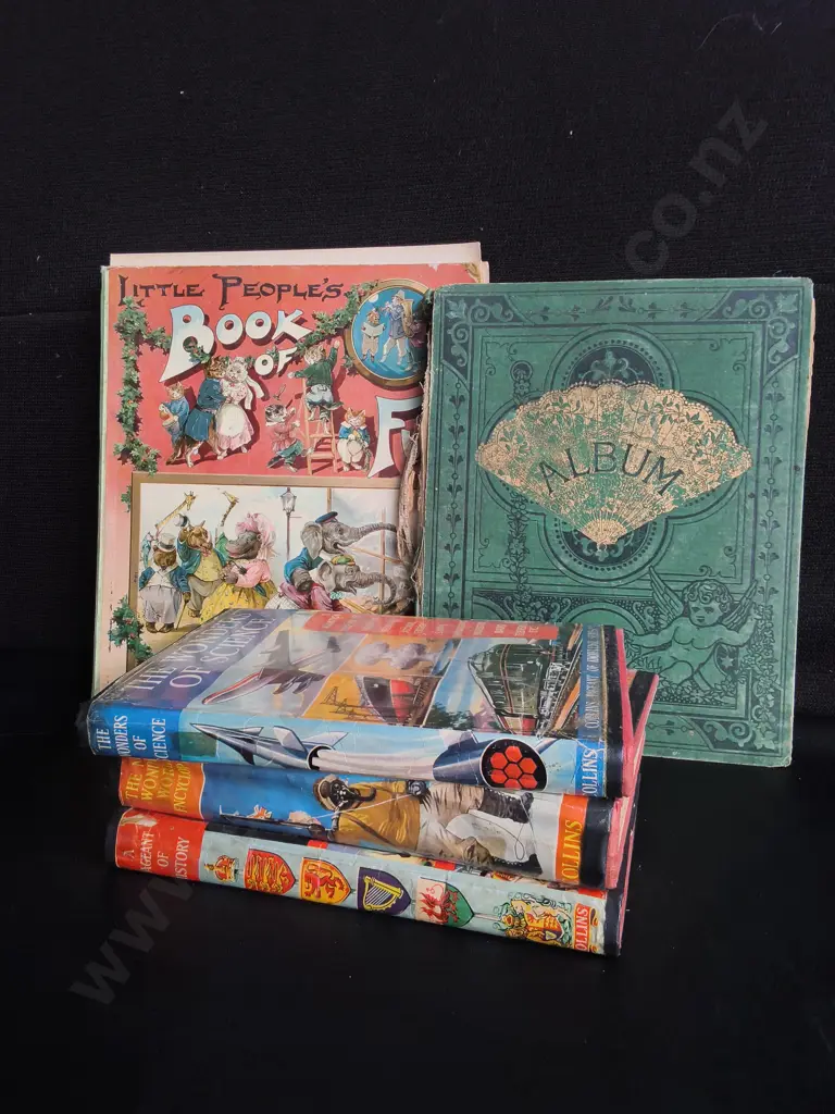 MIX OF VINTAGE BOOKS Image 1++