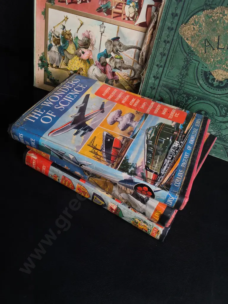 MIX OF VINTAGE BOOKS Image 1++