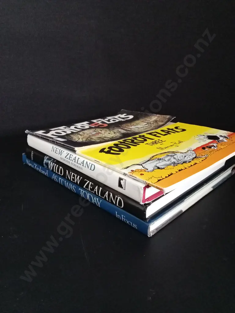 3 NEW ZEALAND BOOKS AND 2 FOOTROT FLATS Image 1++