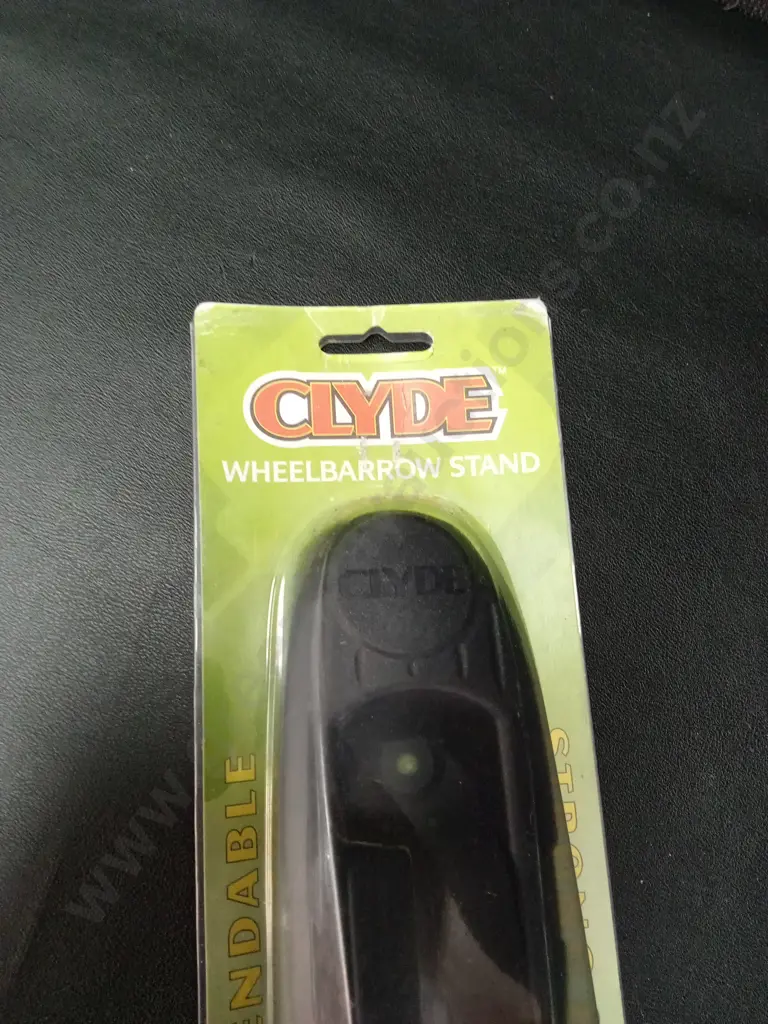 BRAND NEW CLYDE WHEELBARROW STAND Image 1++
