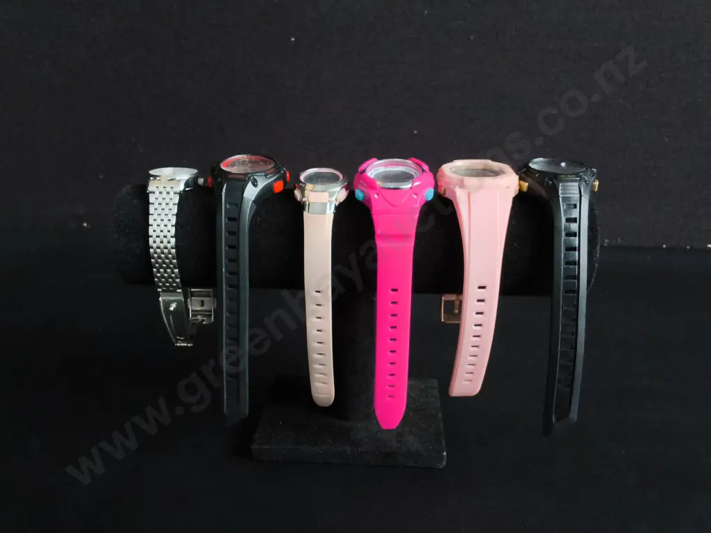 MIX OF WATCHES Image 1++