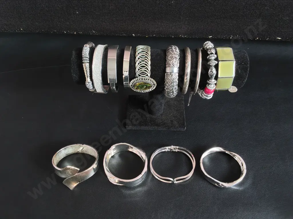 MIX OF BRACELETS Image 1++