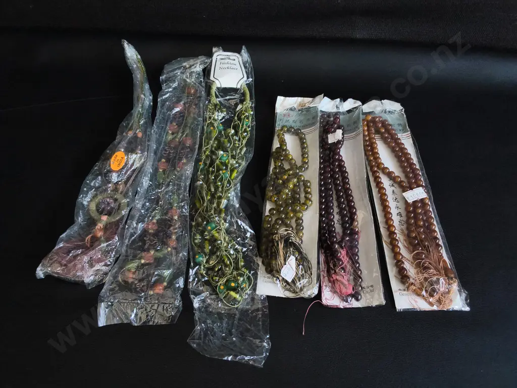 6 BEADED NECKLACES, INCLUDING PRAYER STRANDS, PACKAGED Image 1++