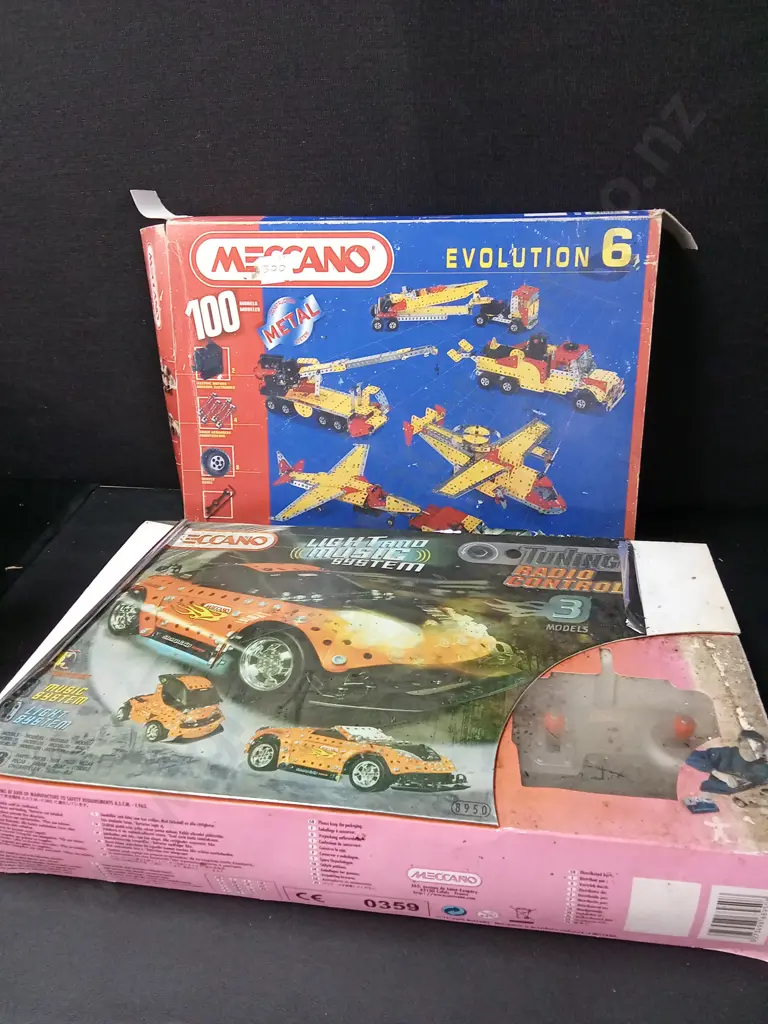 2 MECCANO SETS, TURNING RADIO CONTROL AND EVOLUTION 6 Image 1++