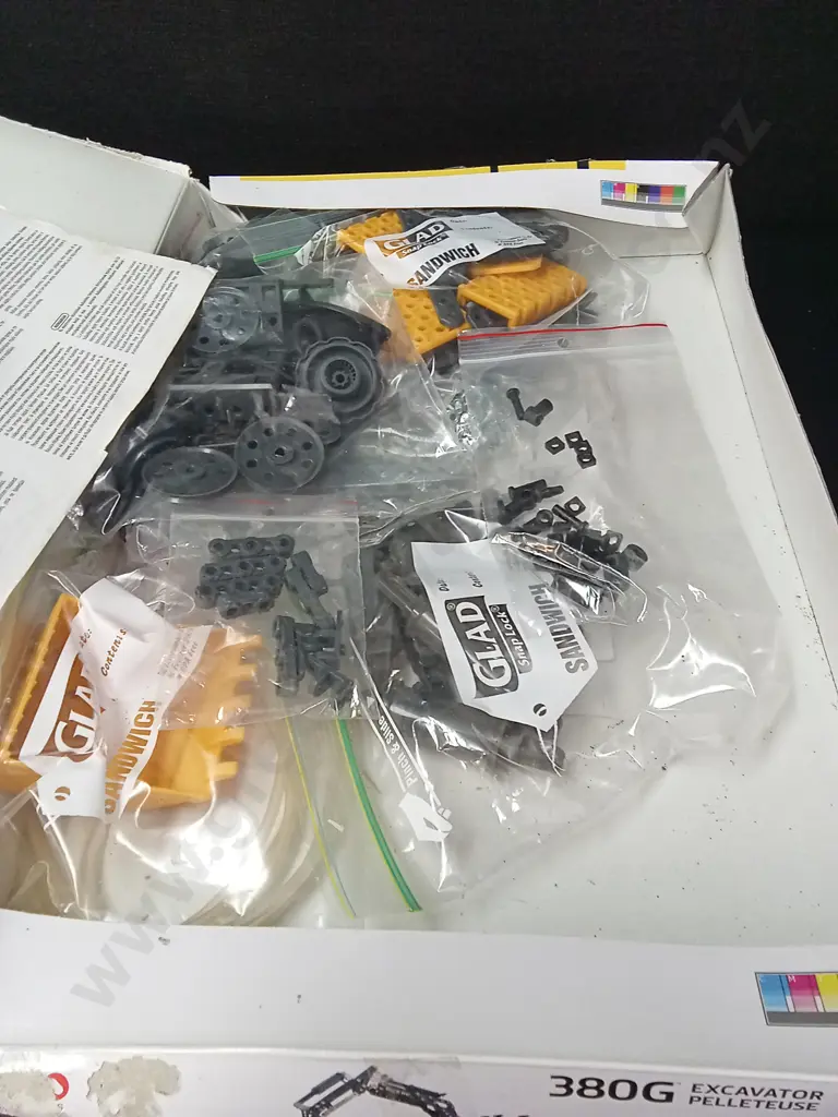 2 MECCANO SETS, JOHN DEERE 380G EXCAVATOR MODEL BUILDING KIT AND ERECTOR METAL CONSTRUCTION SET#6 Image 1++