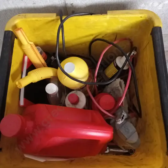 BOX OF AUTOMOTIVE FLUIDS AND CLEANING PRODUCTS