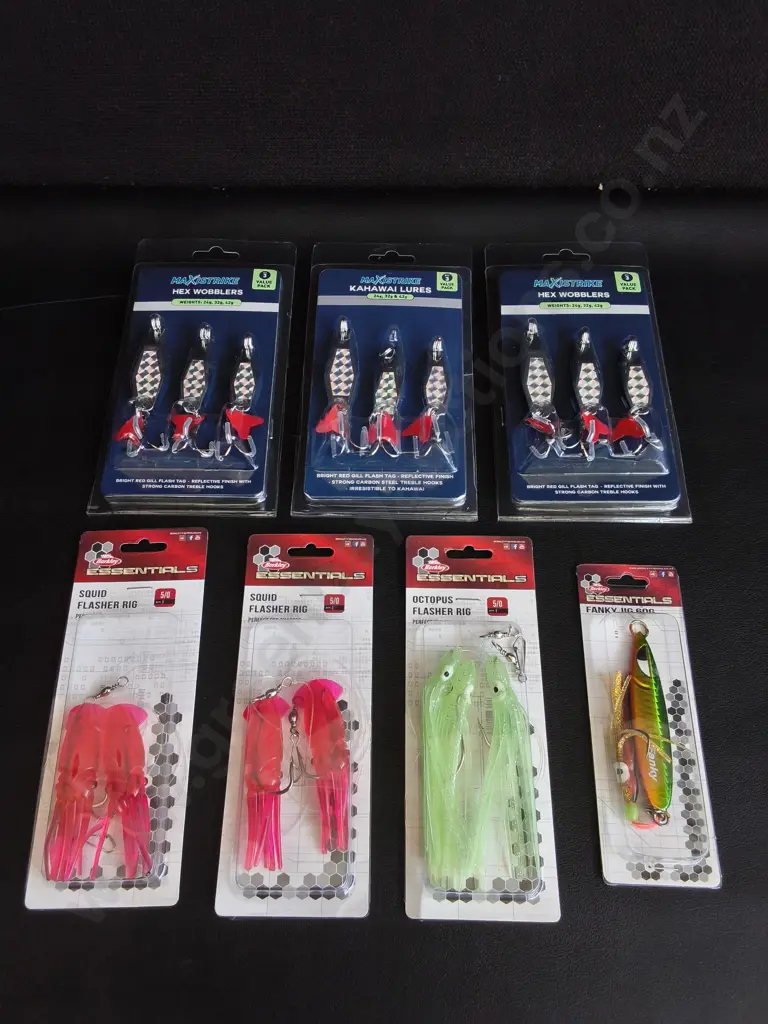 7 PIECES BRAND NEW FISHING ITEMS Image 1++