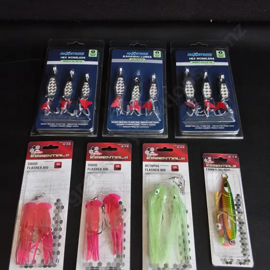 7 PIECES BRAND NEW FISHING ITEMS