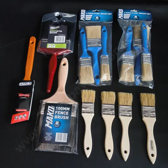 MIX OF BRAND NEW PAINT BRUSHES