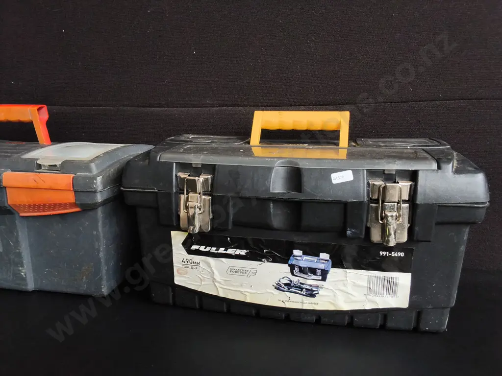 PAIR OF PLASTIC TOOL BOXES Image 1++