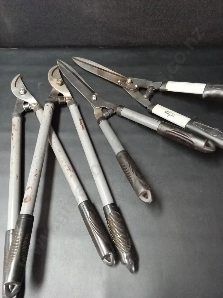 4 MANUAL GARDEN HEDGE SHEARS Image 1++