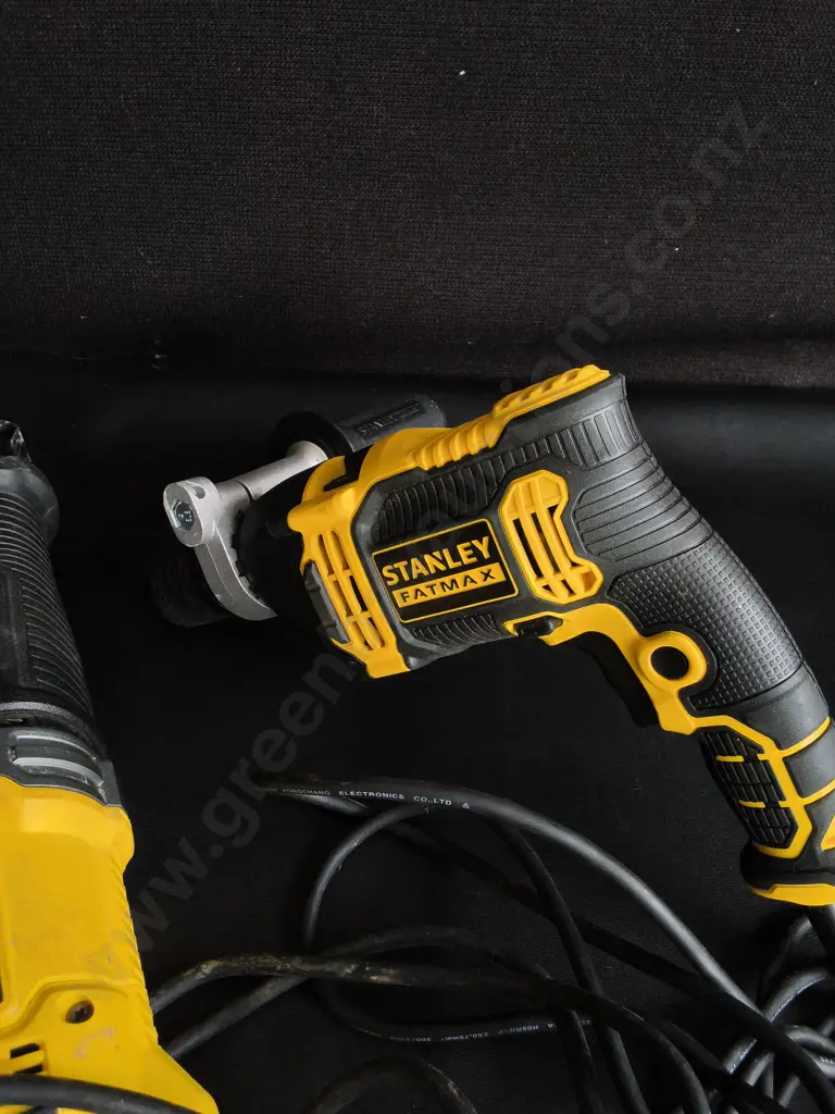 STANLEY FATMAX 900W RECIPROCATING SAW AND STANLEY FATMAX CORDED DRILL Image 1++