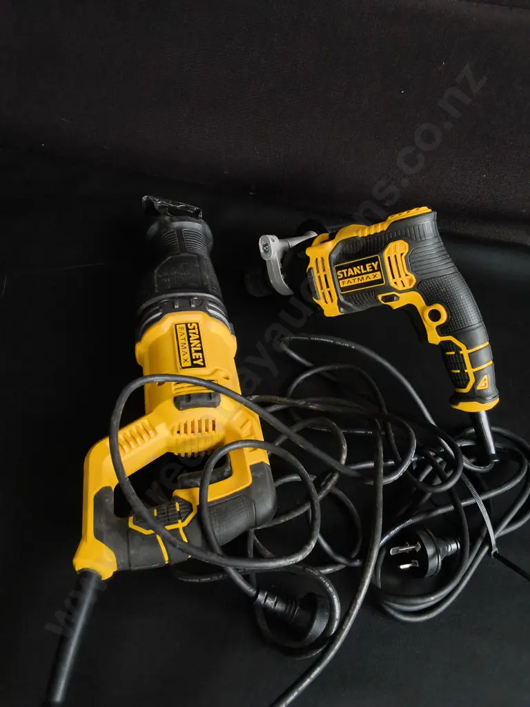 STANLEY FATMAX 900W RECIPROCATING SAW AND STANLEY FATMAX CORDED DRILL Image 1++