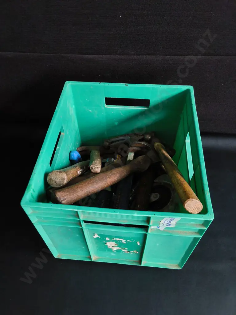 BOX OF TOOLS, INCLUDING HAMMERS Image 1++