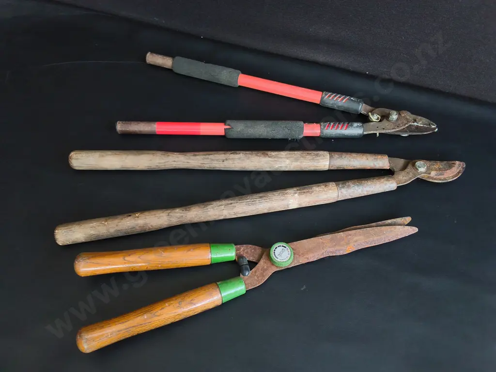 MIX OF TOOLS, 3 PIECES Image 1++