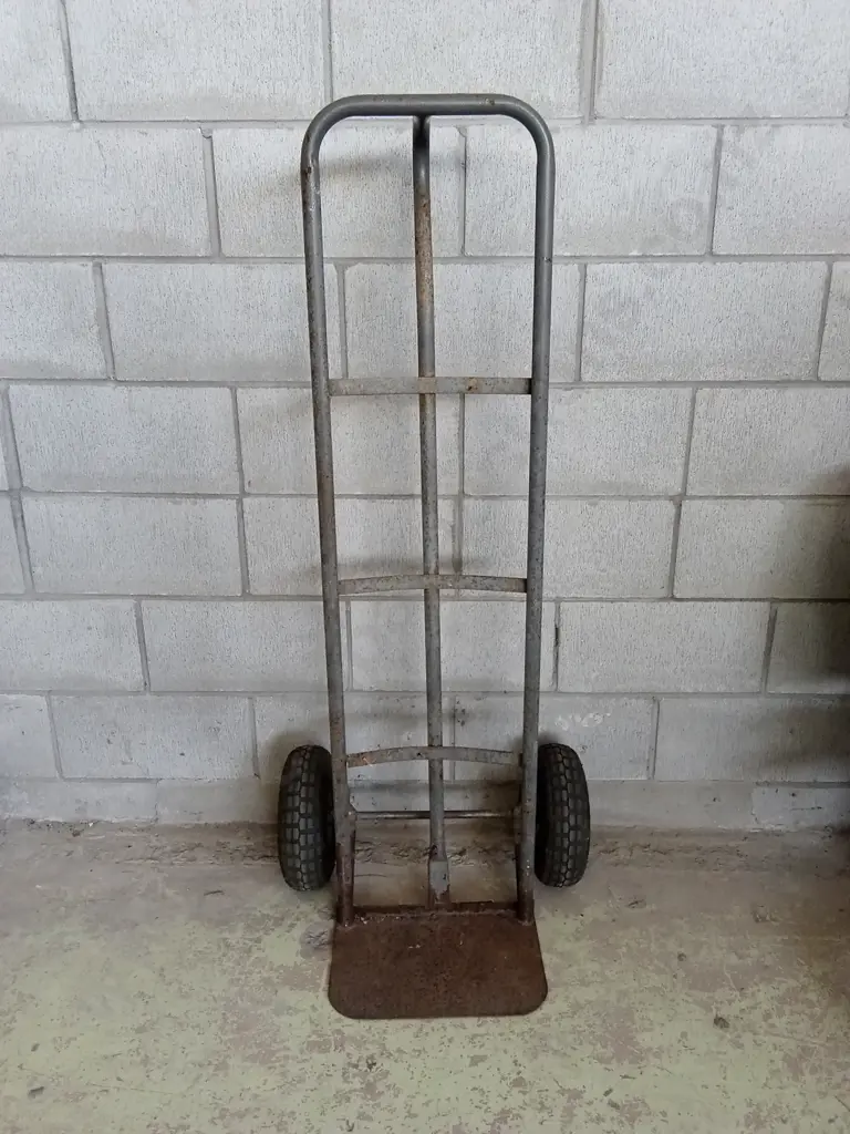 METAL HAND TRUCK Image 1++