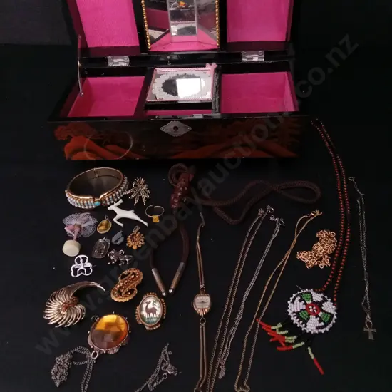 JEWLERY BOX L28CM AND CONTENTS