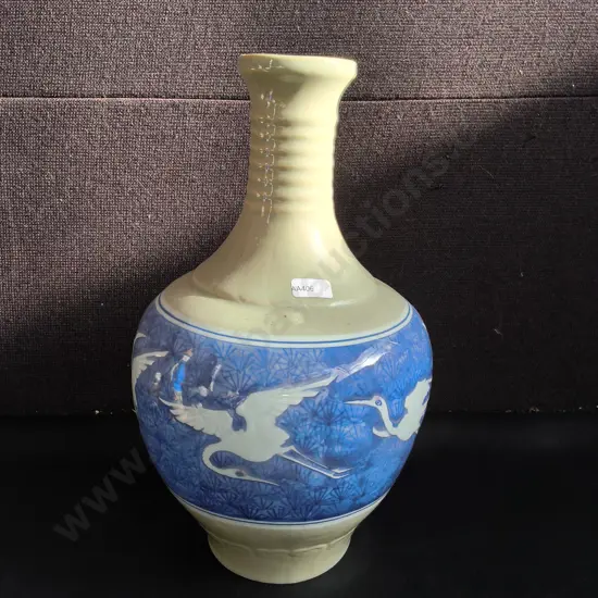 DECORATIVE CERAMIC VASE WITH CRANE DESIGN, H 35 CM, DAMAGE PICTURED