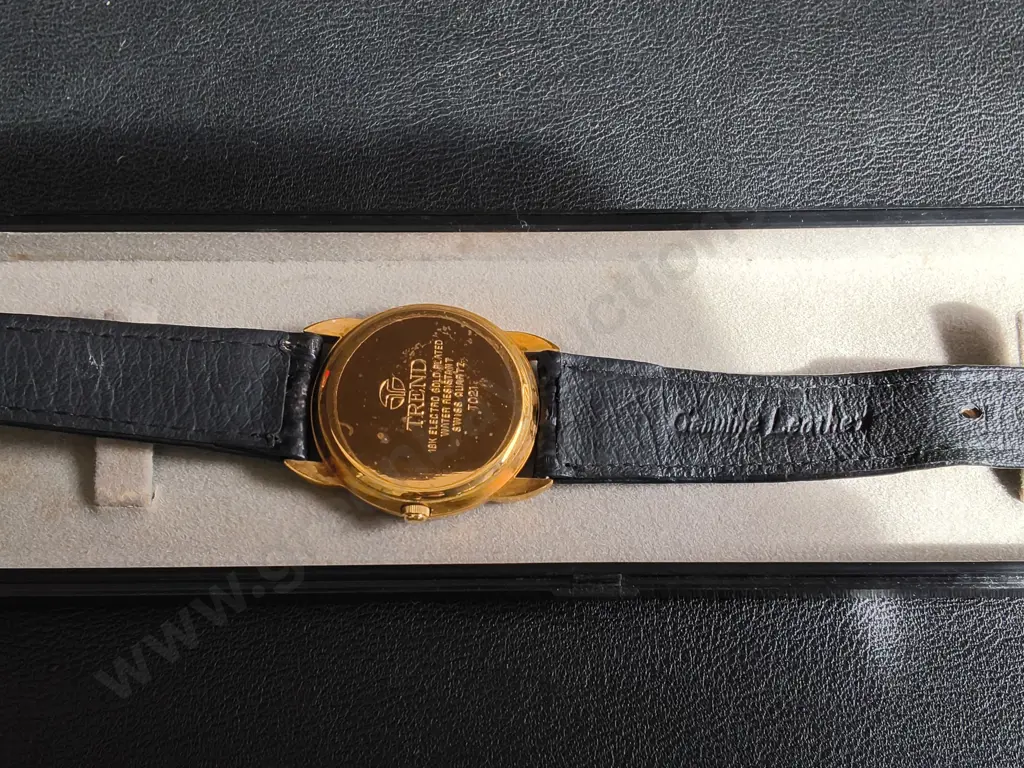 4 VINTAGE WATCHES Image 1++