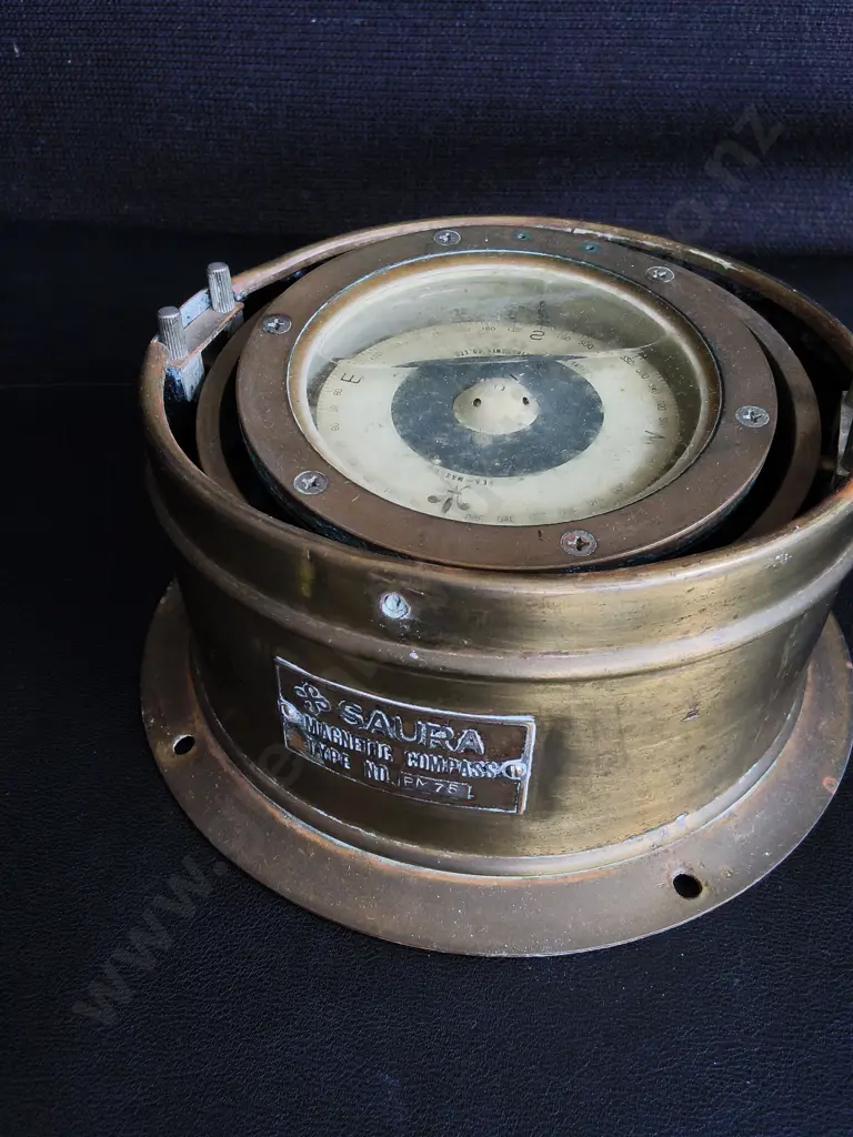 VINTAGE BRASS MARINE MAGNETIC COMPASS WITH A GIMBAL MOUNT BY SAURA JAPAN Image 1++