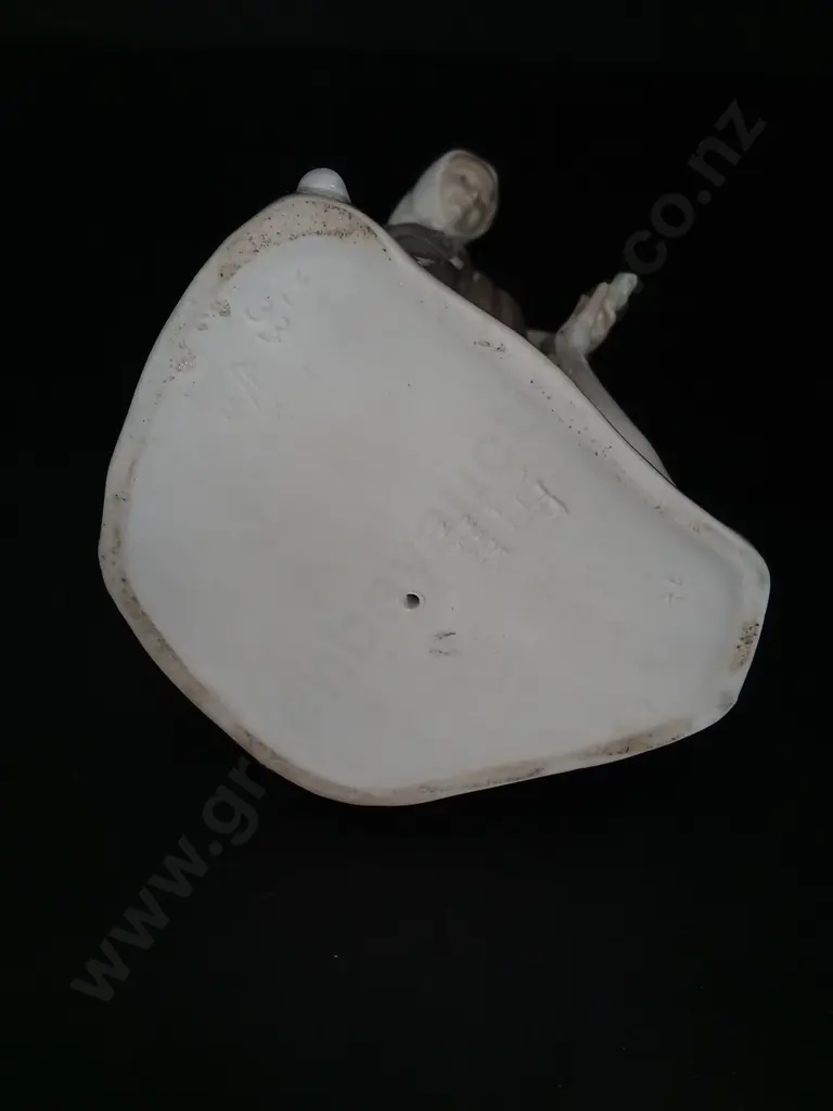 VINTAGE PORCELAIN FIGURINE MADE IN SPAIN BY NAO H23.5CM Image 1++