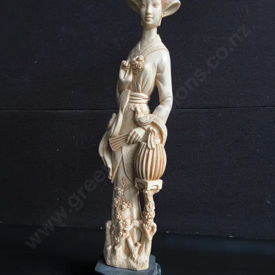 VINTAGE CARVED GEISHA FIGURINE MOUNTED ON WOODEN BASE, H 51 CM