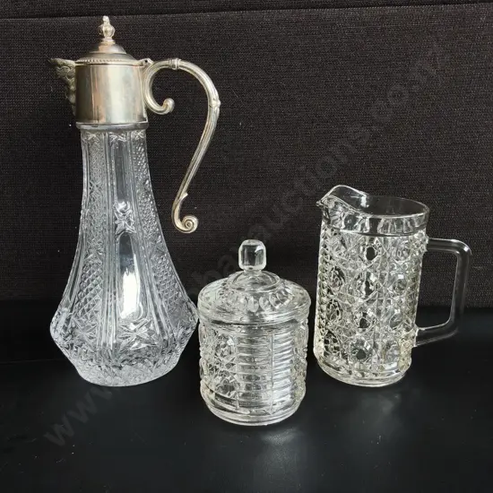 VINTAGE GLASSWARE, CLARET JUG, LIDDED CONDIMENT JAR AND CREAMER PITCHER, 3 PIECES, TALLEST H 28.5 CM