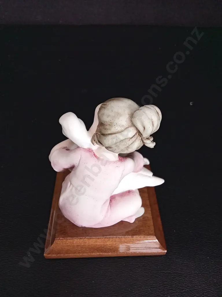 VINTAGE GIUSEPPE ARMANI DONT WORRY FIGURINE H19CM AND GIRL WITH GOOSE H10CM Image 1++