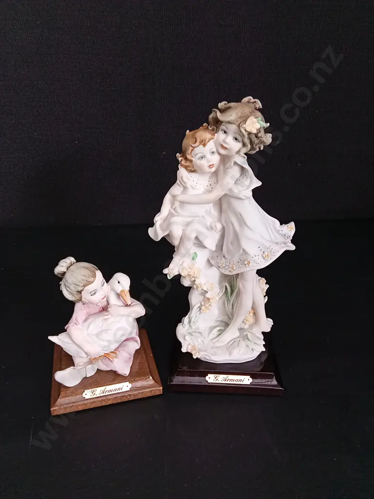 VINTAGE GIUSEPPE ARMANI DONT WORRY FIGURINE H19CM AND GIRL WITH GOOSE H10CM Image 1++