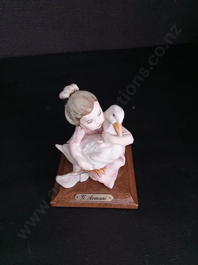 VINTAGE GIUSEPPE ARMANI DONT WORRY FIGURINE H19CM AND GIRL WITH GOOSE H10CM Image 1++