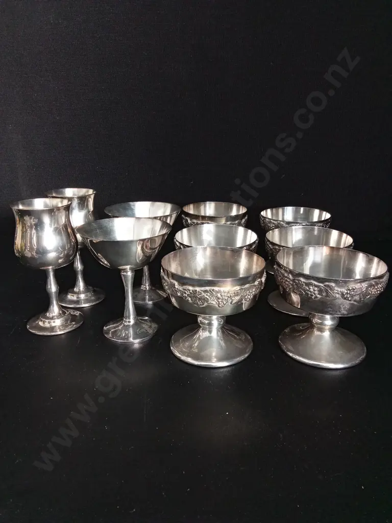 6 VINTAGE SILVER PLATED PEDESTAL DESSERT BOWLS H9CM AND 4 GOBLETS Image 1++