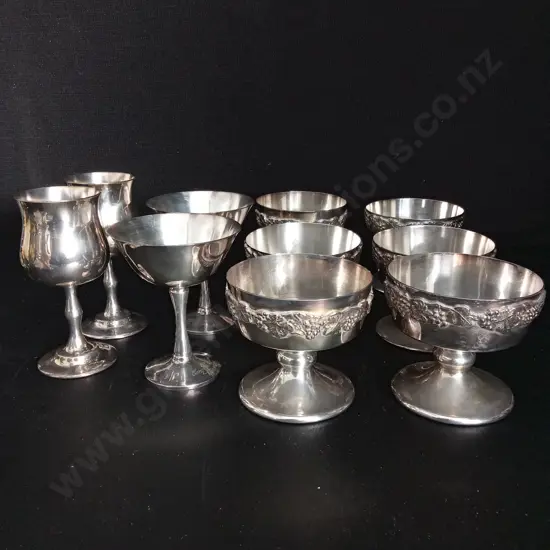 6 VINTAGE SILVER PLATED PEDESTAL DESSERT BOWLS H9CM AND 4 GOBLETS
