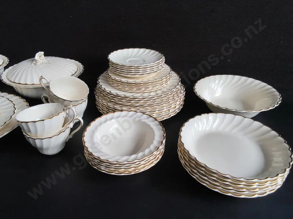 VINTAGE MYOTT STAFFORDSHIRE "OLDE CHELSEA" 46 PIECE DINNERWARE SET, MADE IN ENGLAND Image 1++
