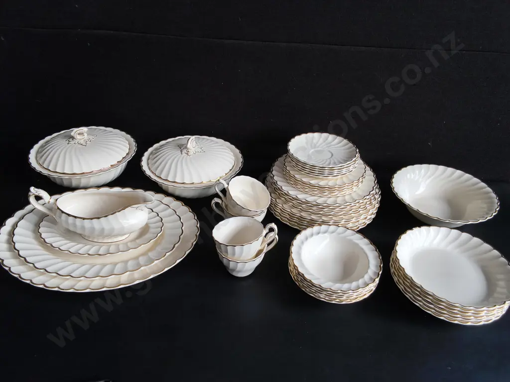 VINTAGE MYOTT STAFFORDSHIRE "OLDE CHELSEA" 46 PIECE DINNERWARE SET, MADE IN ENGLAND Image 1++