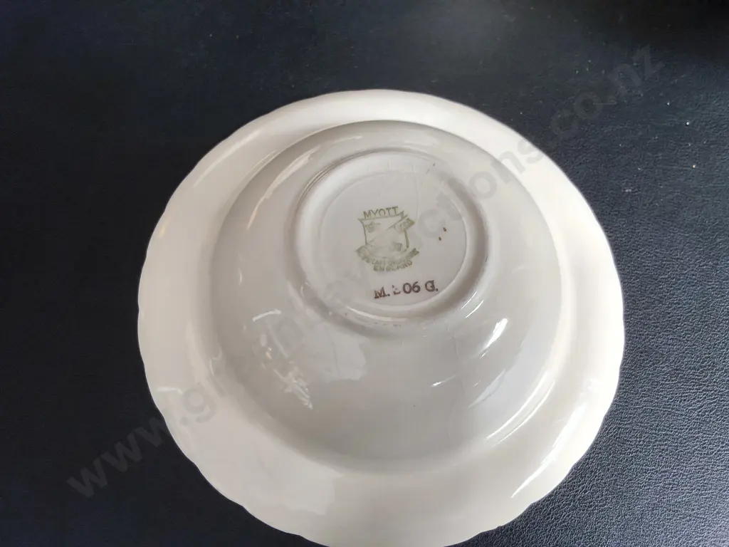 VINTAGE MYOTT STAFFORDSHIRE "OLDE CHELSEA" 46 PIECE DINNERWARE SET, MADE IN ENGLAND Image 1++