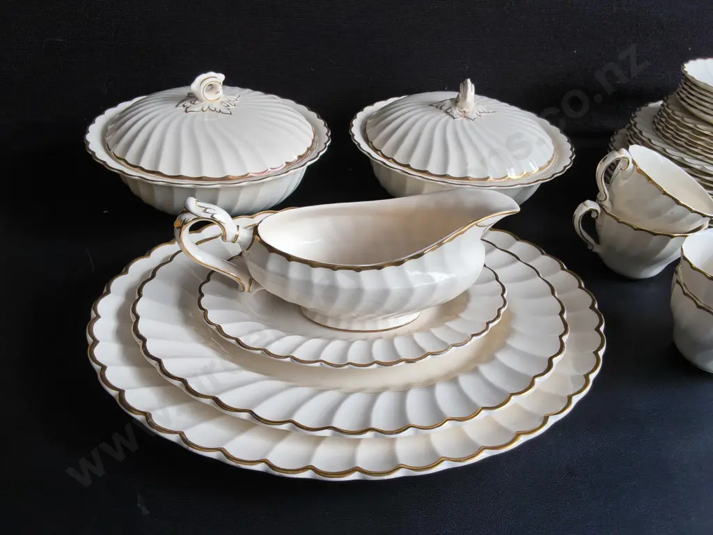 VINTAGE MYOTT STAFFORDSHIRE "OLDE CHELSEA" 46 PIECE DINNERWARE SET, MADE IN ENGLAND Image 1++